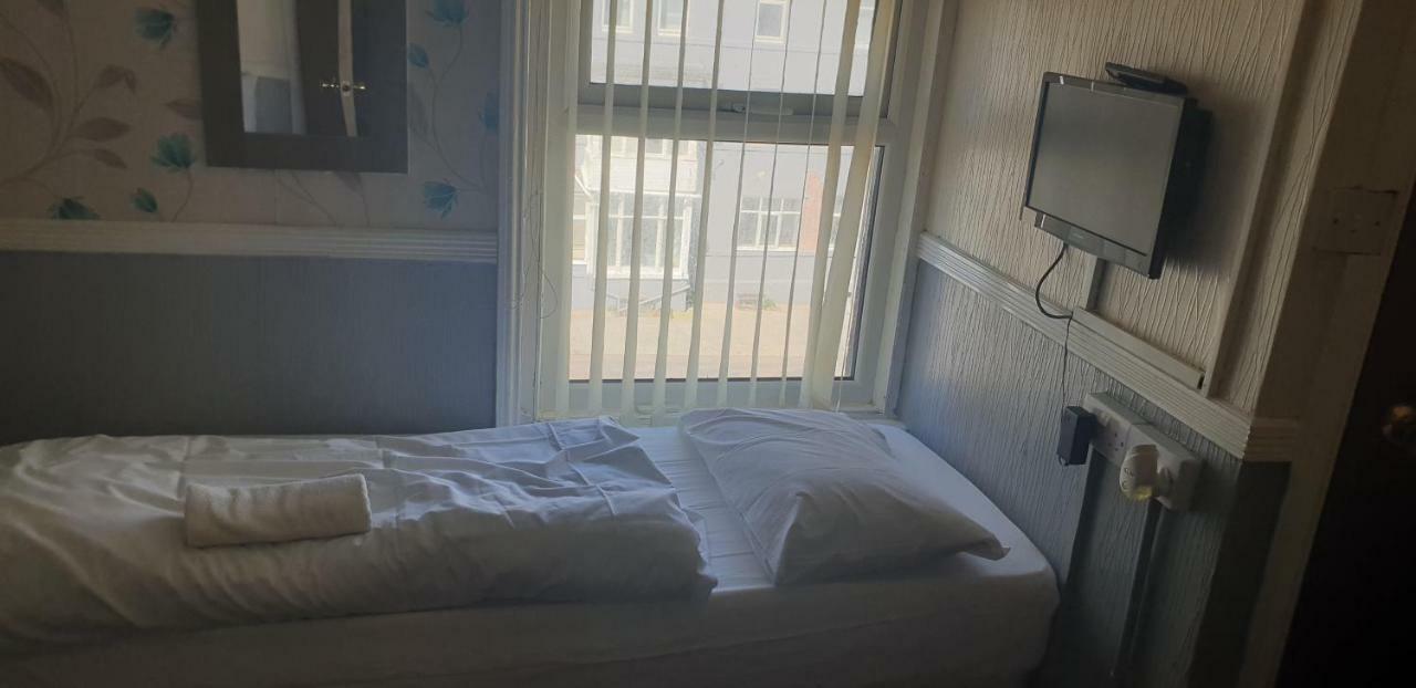 Coastal Roomz Blackpool Room photo